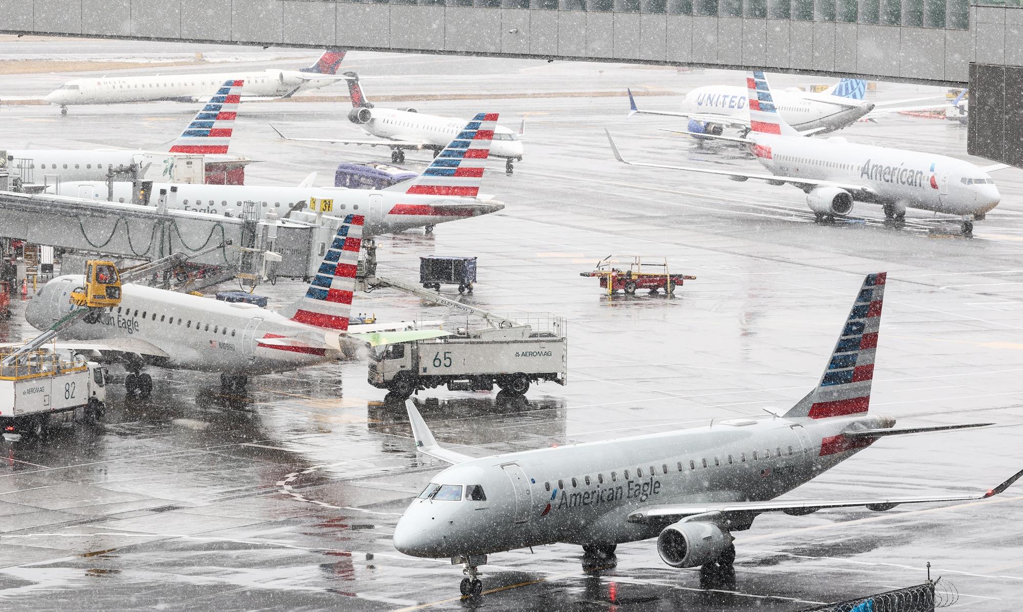 Intempéries aux États-Unis : plus de 3.500 vols annulés à travers le pays