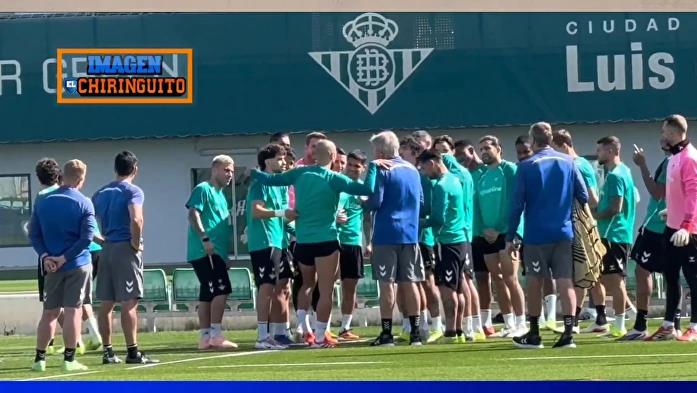 فيديو .. ممر شرفي للزلزولي وأمرابط احتفالا بالتتويج بكأس إفريقيا 2025