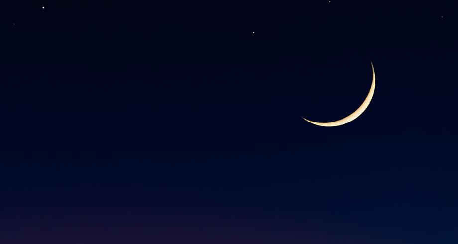 دول عربية تعلن موعد عيد الفطر المبارك