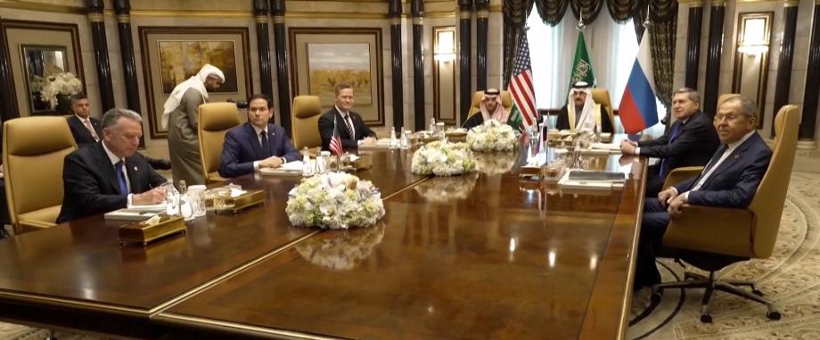 جولة جديدة من المفاوضات الأمريكية الأوكرانية في الرياض