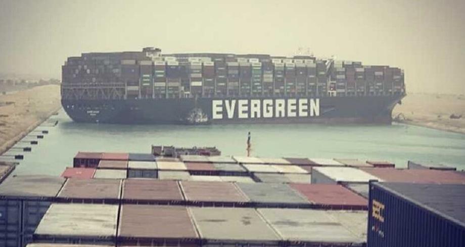 Blocage du canal de Suez: le propriétaire du navire espère un déblocage ce samedi