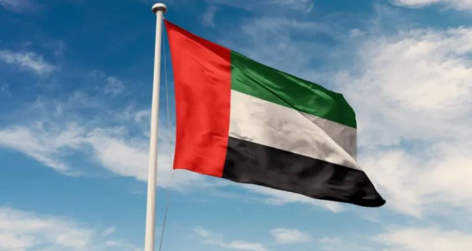 أبوظبي .. التعامل مع حريق في مولد كهربائي خارج محطة للطاقة النووية جراء استهداف بمسيرة