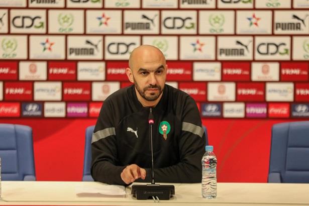 الركراكي يكشف عن الأسماء الغائبة عن مباراة البيرو