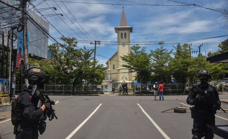 Indonésie: deux assaillants tués dans l'attaque d'une cathédrale