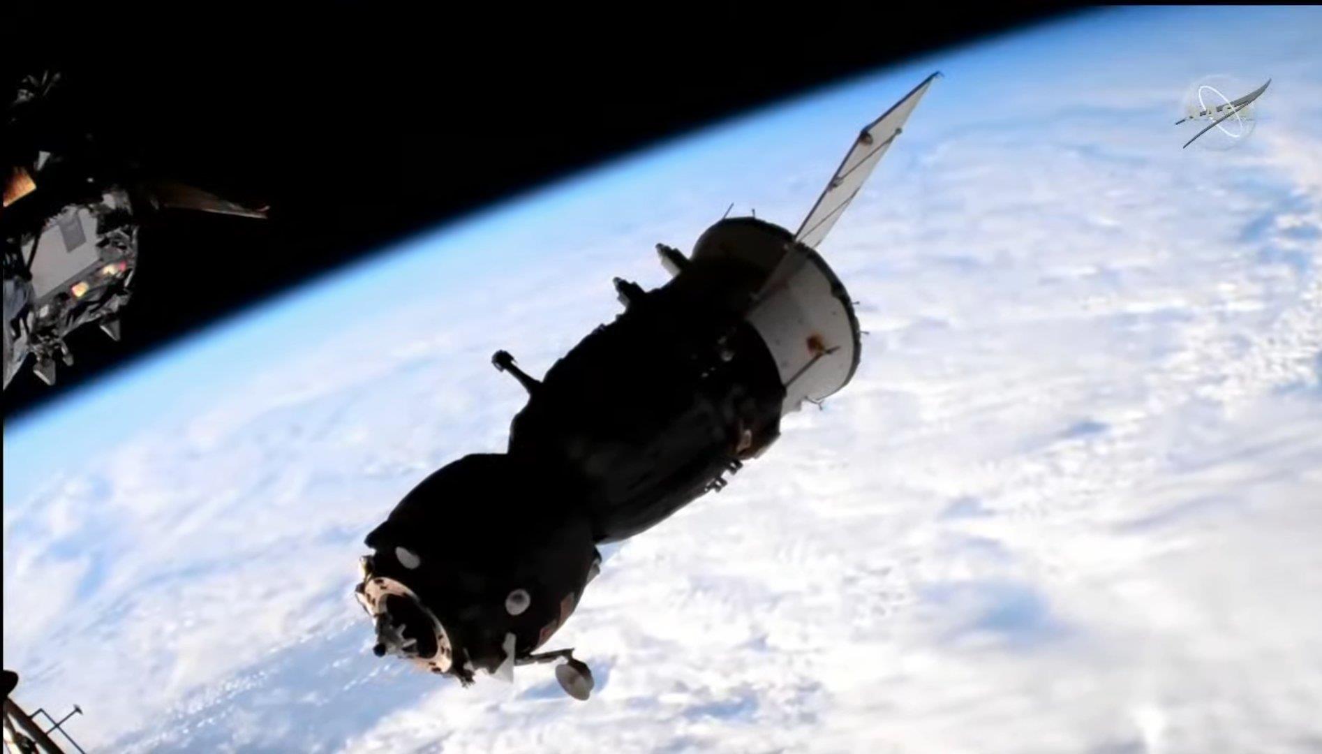 Le vaisseau spatial endommagé Soyouz MS-22 est revenu sur terre