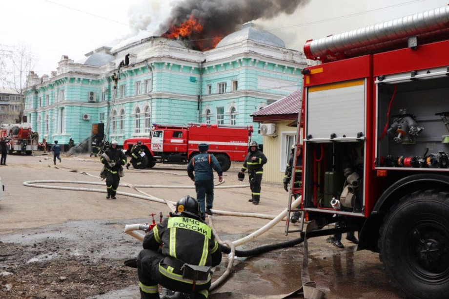Russie: en plein incendie, des médecins terminent avec succès une opération à cœur ouvert
