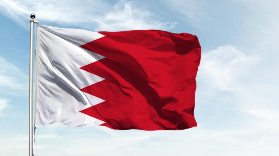 البحرين تعيد فتح مجالها الجوي بعد إغلاقه بسبب التطورات في المنطقة