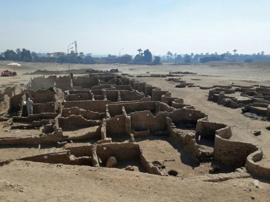 L'Egypte s'apprête à lever le voile sur une ville enfouie depuis 3.000 ans