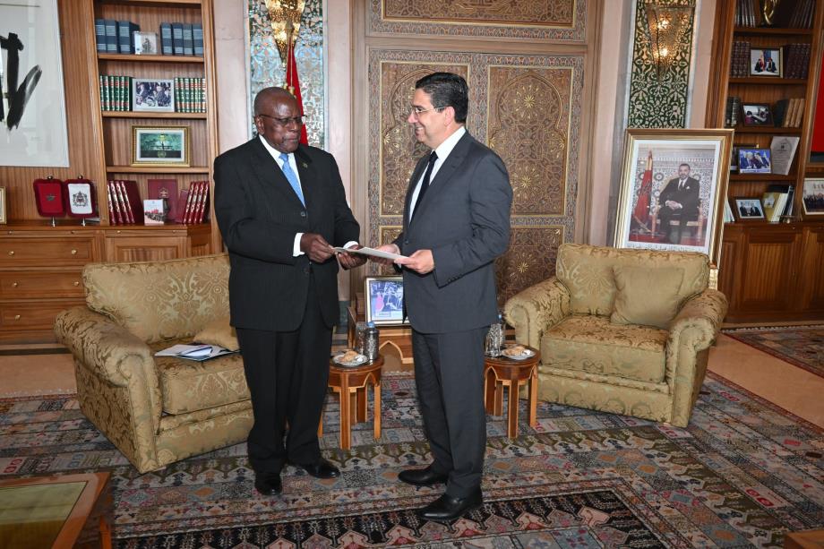 Nasser Bourita reçoit l'envoyé spécial du président de la République de Zambie, porteur d'un message à SM le Roi Nasser Bourita reçoit l'envoyé spécial du président de la République de Zambie, porteur d'un message à SM le Roi