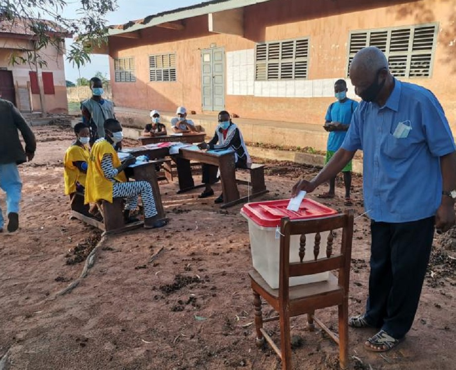 Les Béninois aux urnes pour élire leur président