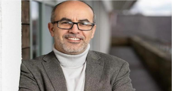 المملكة المتحدة.. تكريم العالم المغربي ميمون عزوز نظير إسهاماته البارزة في مجال العلاج الجيني