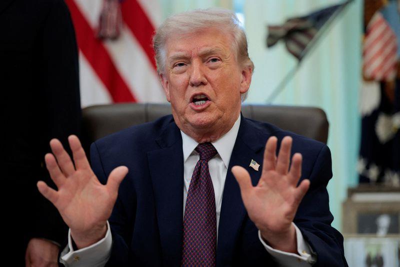Trump prévient que tout "navire d'attaque rapide" iranien forçant le blocus sera "détruit"