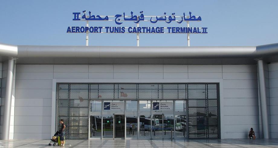المغرب يعلق الرحلات الجوية مع تونس