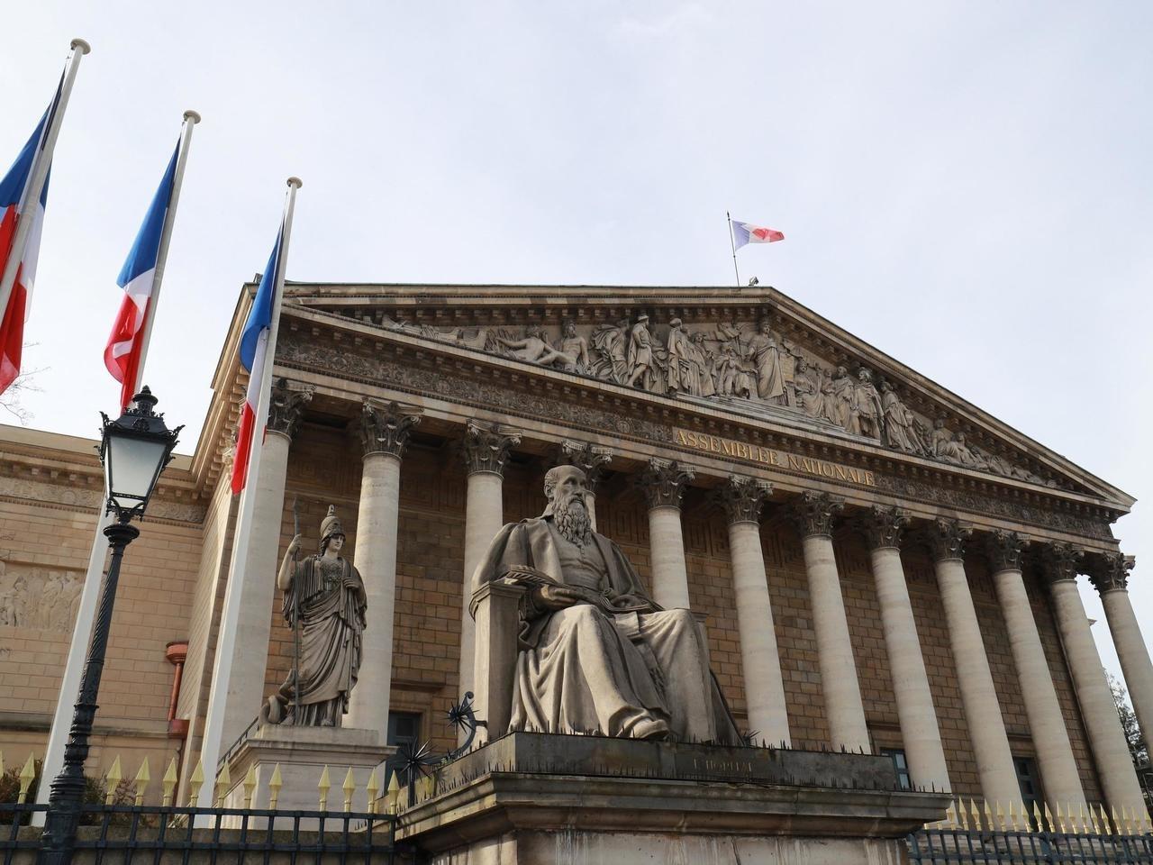 البرلمان الفرنسي يقر قانون "الأمن الشامل" المثير للجدل