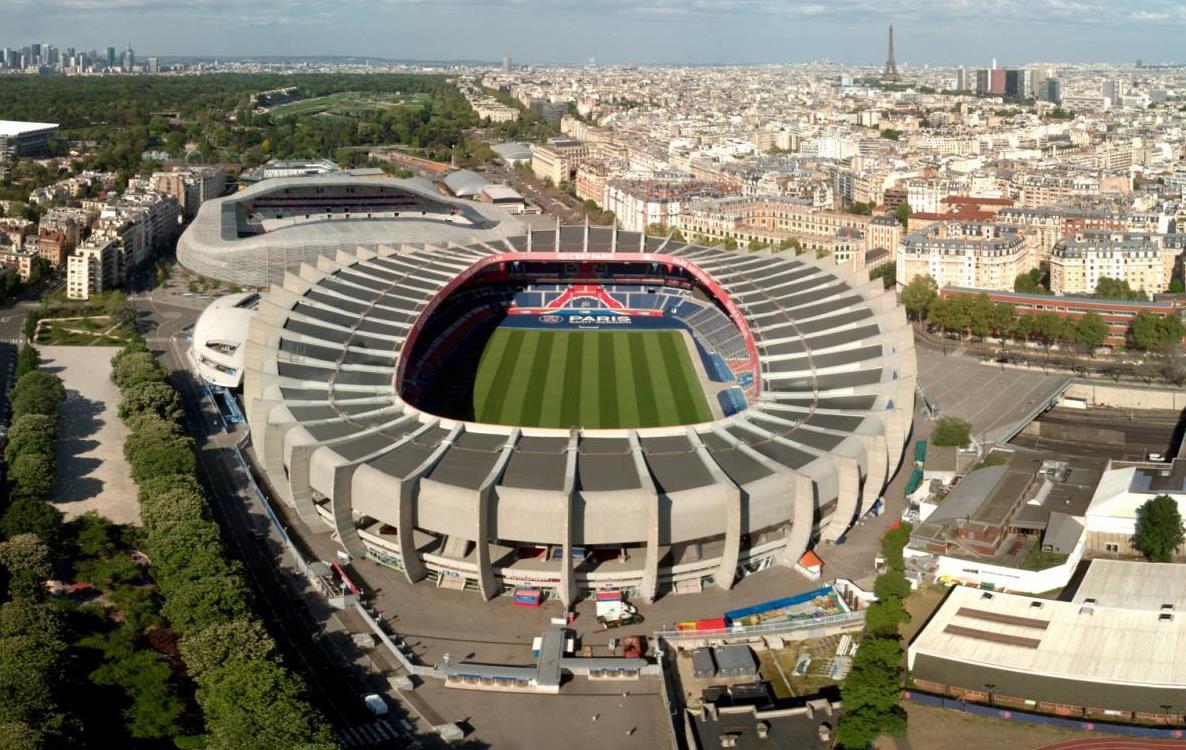 Vente du Parc des Princes : le PSG disposé à « rouvrir des discussions » avec la ville de Paris