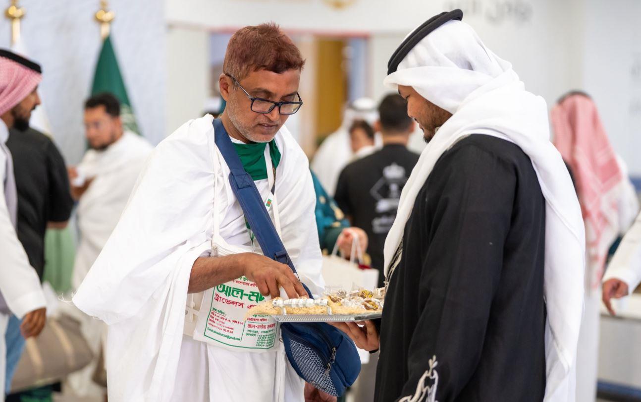 بدء توافد ضيوف الرحمن إلى السعودية لأداء فريضة الحج