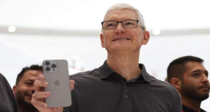 Tim Cook quitte la direction générale d'Apple