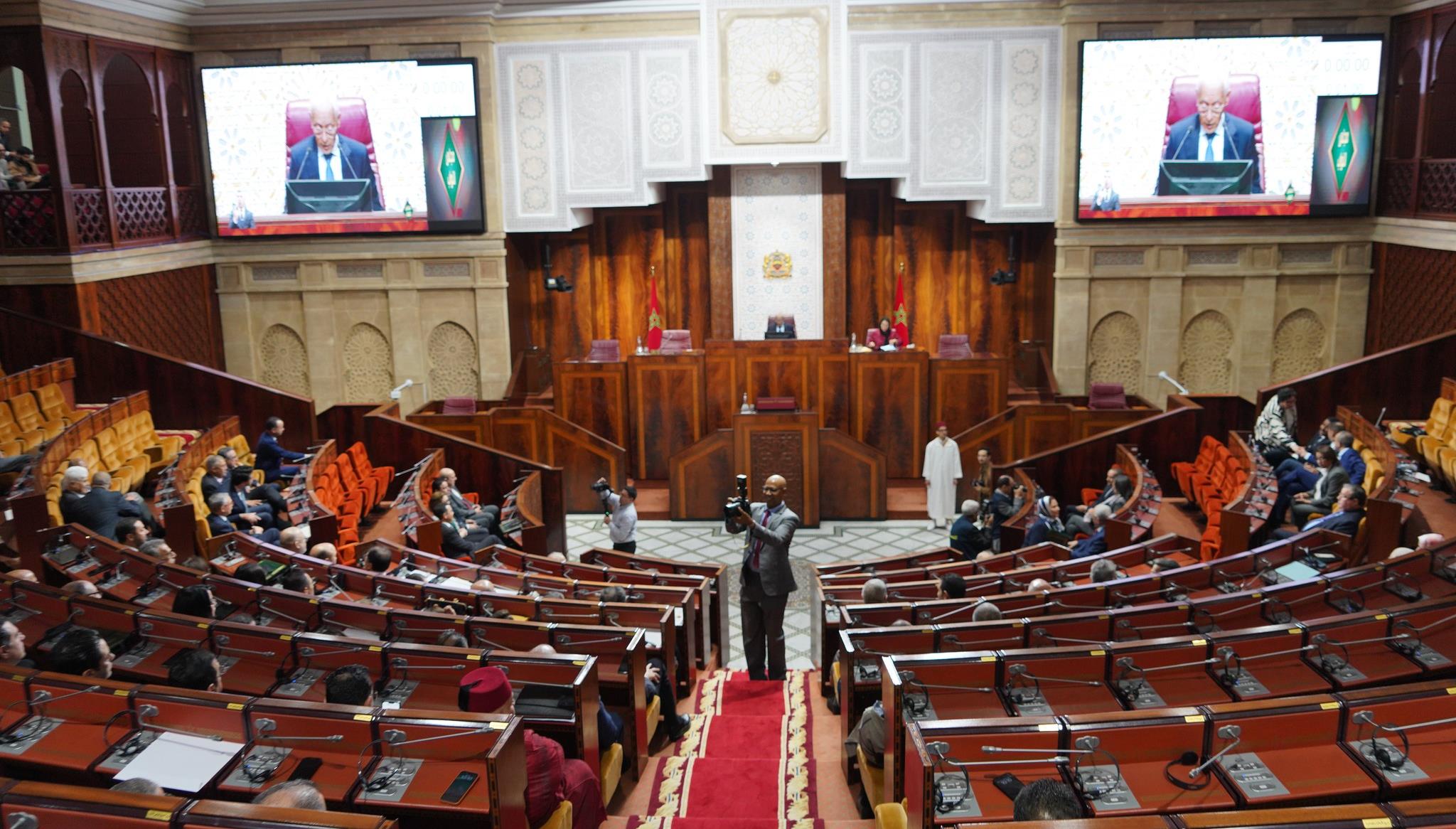 Groupes de l'opposition : Le bilan gouvernemental ne reflète pas, à maints égards, le vécu des citoyens Groupes de l'opposition : Le bilan gouvernemental ne reflète pas, à maints égards, le vécu des citoyens