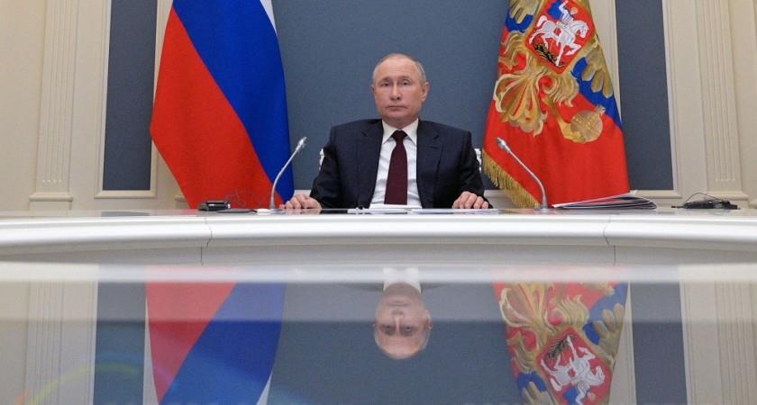 بوتين يعلن عشرة أيام عطلة في روسيا في ماي لاحتواء كوفيد-19