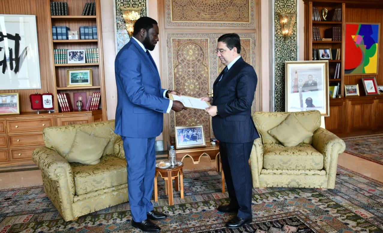 Nasser Bourita reçoit le ministre gambien des AE, porteur d’un message écrit à Sa Majesté le Roi du président de la Gambie