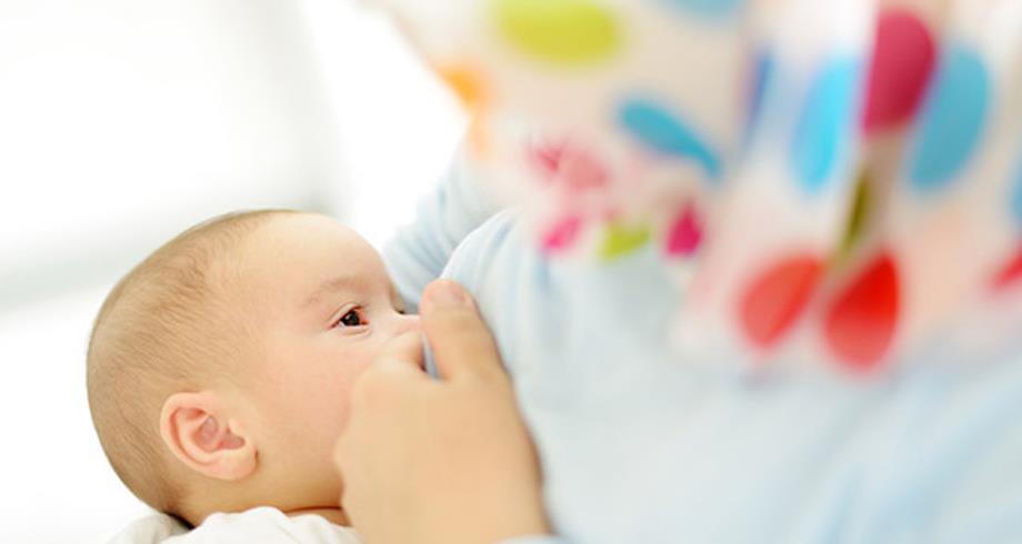 دراسة تكشف أثر الرضاعة الطبيعية على معدل ذكاء الطفل