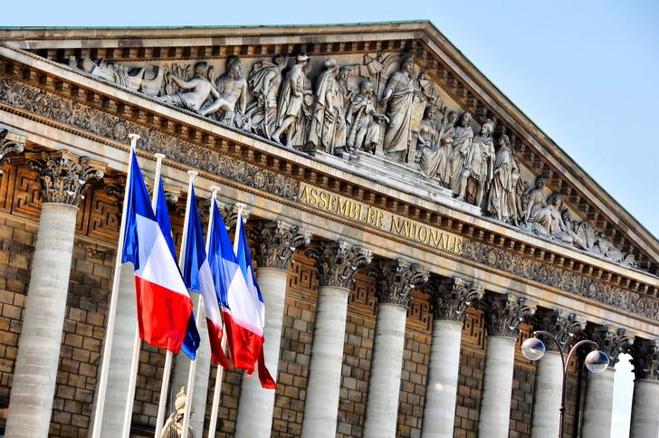 France: la controversée loi climat adoptée en première lecture à l'Assemblée