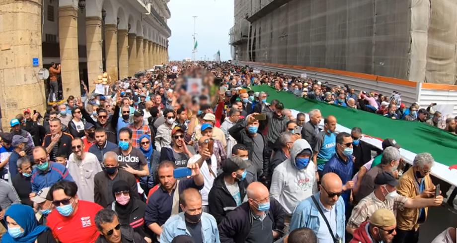الجزائر.. مسيرات جديدة للحراك الشعبي للمطالبة بالتغيير الجذري
