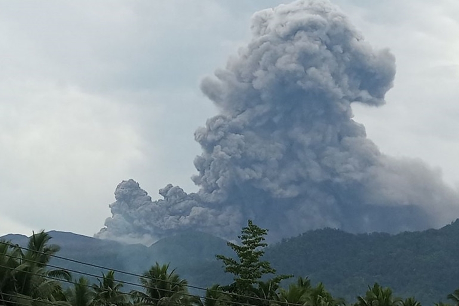 Indonésie: 3 morts dans l'éruption du volcan Dukono
