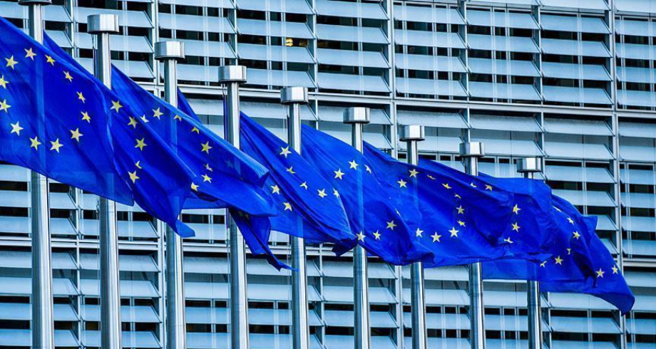المفوضية الأوروبية: اقتصاد منطقة اليورو يسير نحو التحسن بفضل حملات التلقيح وخطة الإنعاش الطموحة