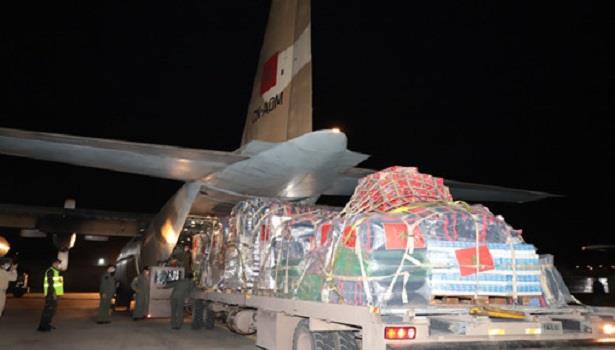 المساعدات الإنسانية لفائدة الفلسطينيين .. مغادرة أول طائرة عسكرية القاعدة الجوية للقنيطرة في اتجاه عمان