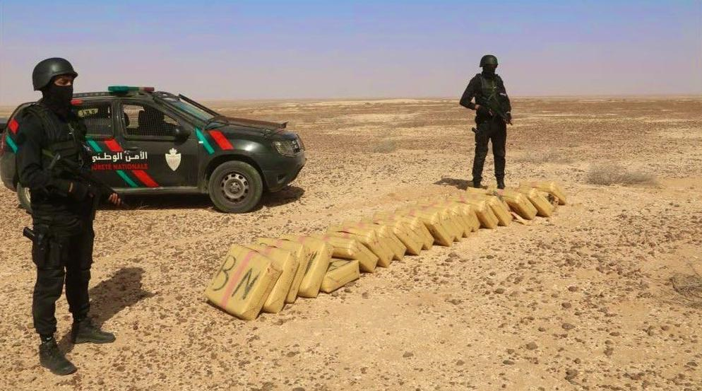 Mise en échec d'une tentative de trafic international de drogue et saisie de 1,264 tonne de chira à Boucraa et Gueltat Zemmour (DGSN)