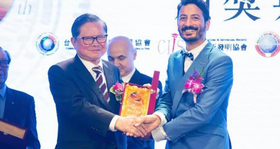 المخترع المغربي مجيد البوعزاوي يتوج بجائزة في اليابان