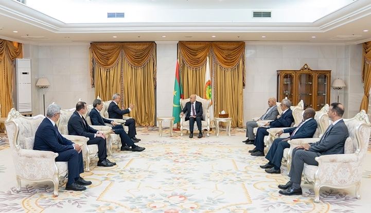 الرئيس الموريتاني يستقبل الوزير المكلف بالاستثمار كريم زيدان
