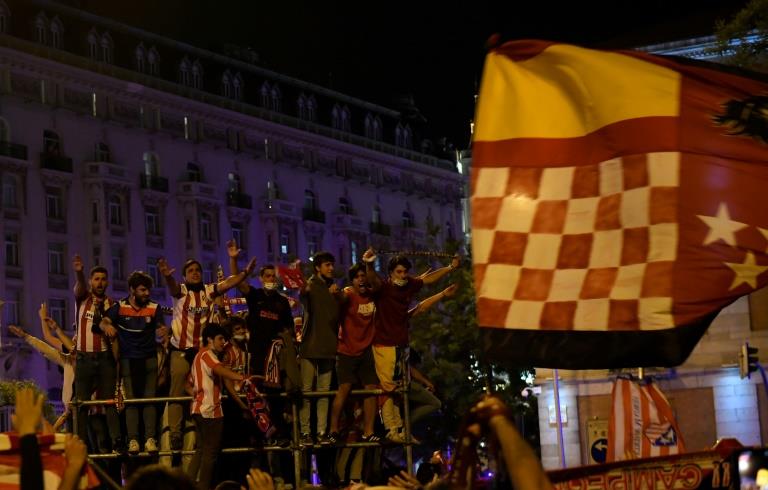 Espagne: les célébrations du titre de l'Atlético endeuillées par le décès accidentel d'un adolescent à Madrid
