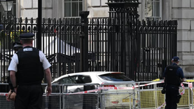 Londres : Un homme arrêté après avoir percuté en voiture les grilles de Downing Street