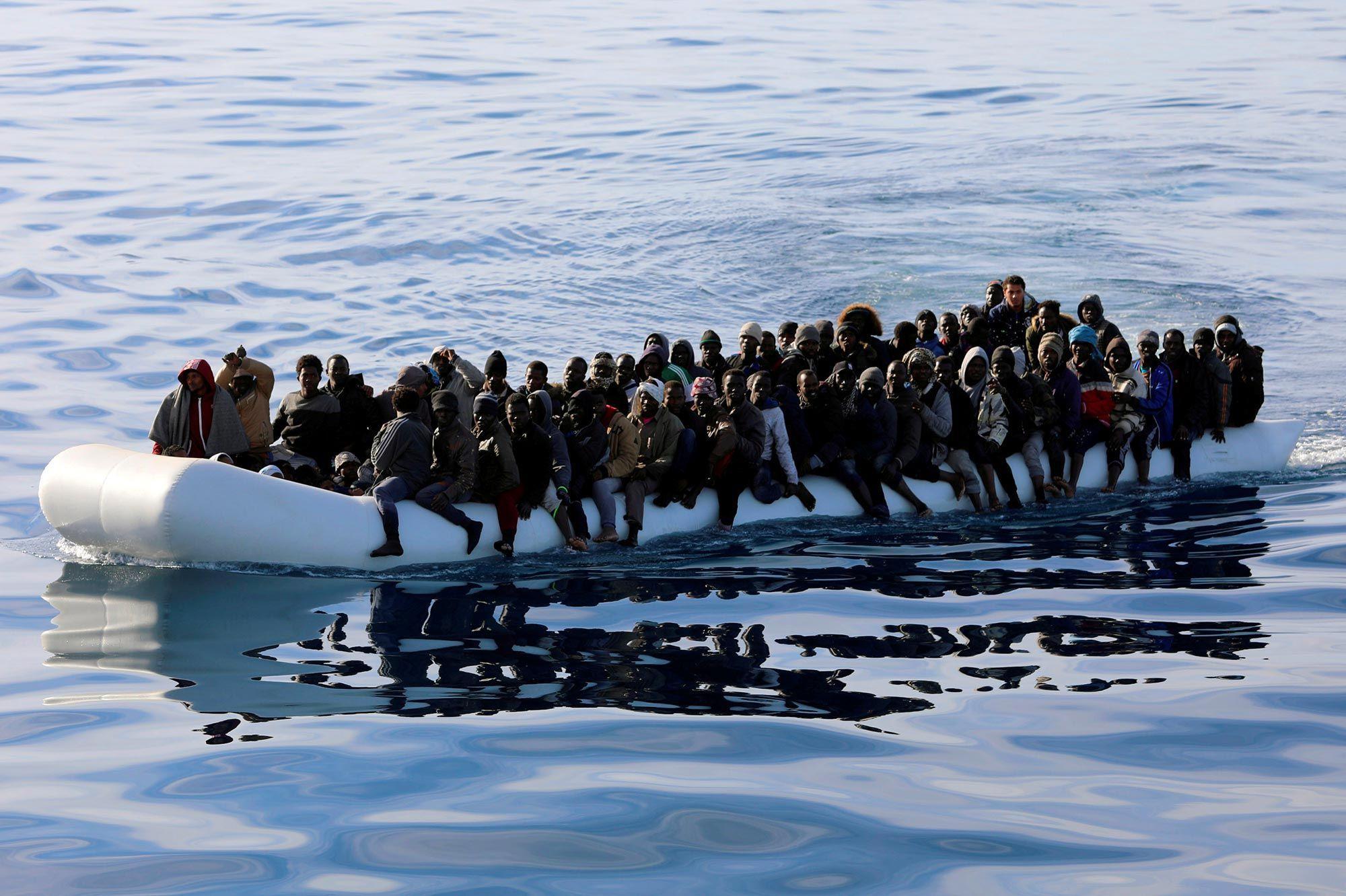 ليبيا.. اعتراض حوالي 500 مهاجر سري في ظرف 24 ساعة في البحر المتوسط