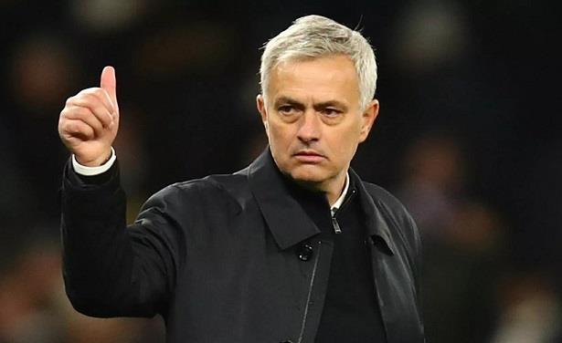 القرار يحسم في مدريد .. مورينيو "السبيشل وان" يتوصل إلى اتفاق مع النادي الملكي
