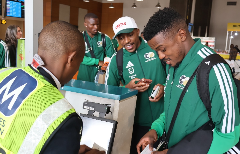 Visas, retard… les Bafana Bafana embarquent enfin pour le Mexique en vue du Mondial 2026
