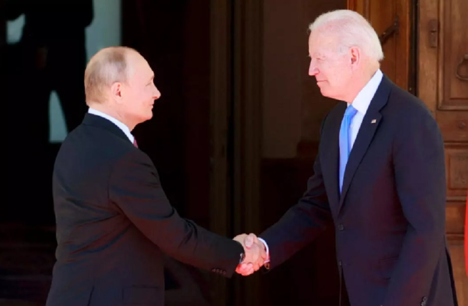 Biden et Poutine conviennent d'un retour des ambassadeurs à leurs postes respectifs