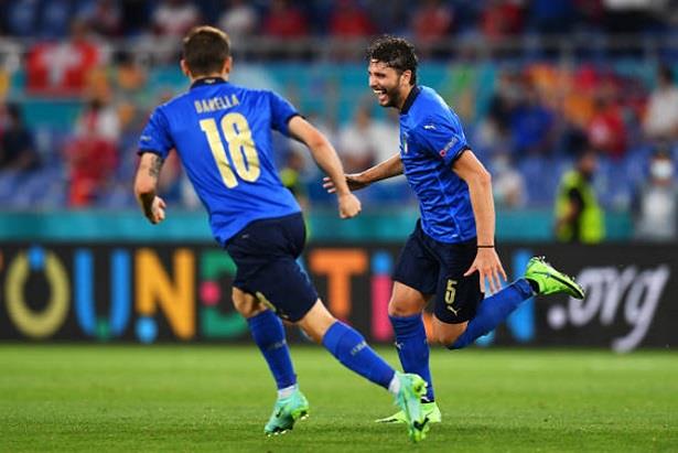 كأس أوروبا .. إيطاليا تضرب بالثلاثة مجدداً وتحجز أولى بطاقات ثمن النهائي