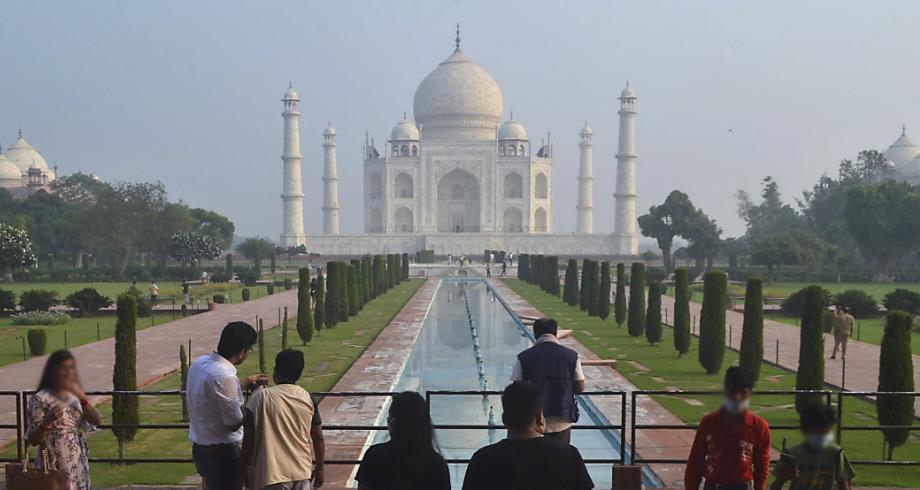 إعادة فتح أبواب تاج محل أبرز معلم سياحي هندي أمام الزوار