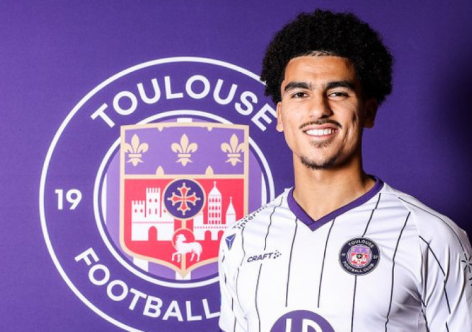 Zakaria Aboukhlal signe à Toulouse