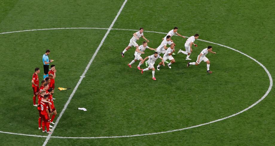 ركلات الترجيح تضع إسبانيا في نصف نهائي كأس أوروبا