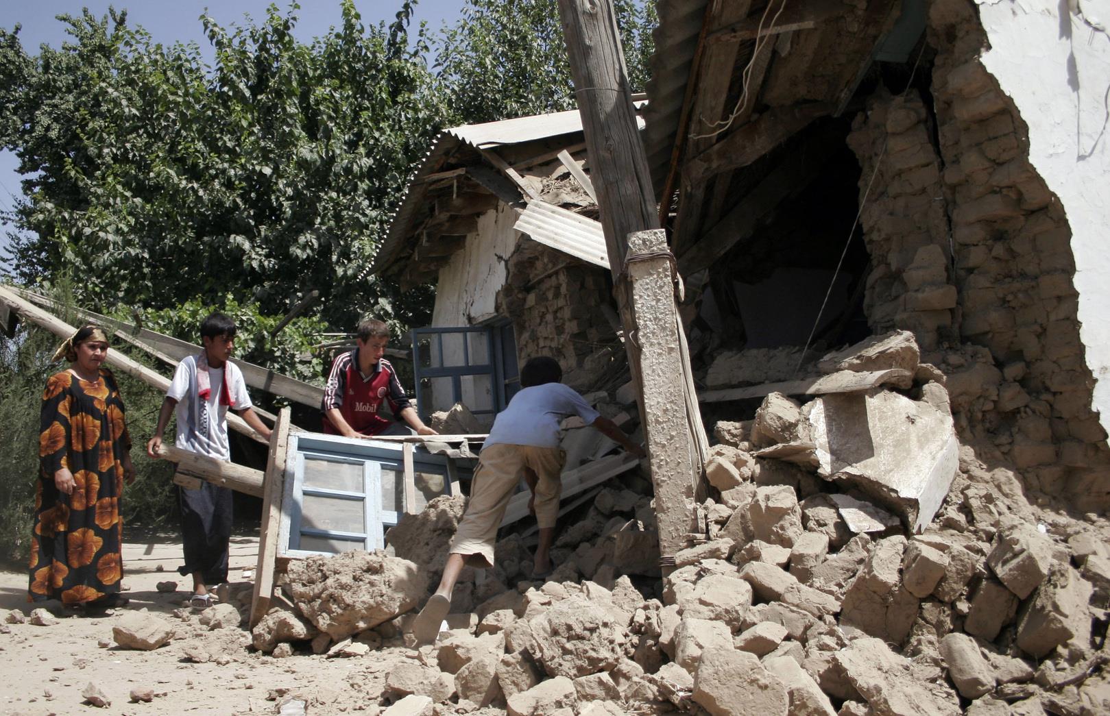مصرع خمسة أشخاص في زلزال ضرب شرق طاجيكستان