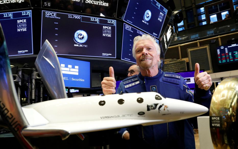 Virgin Galactic décolle pour l'espace, son fondateur Richard Branson à bord