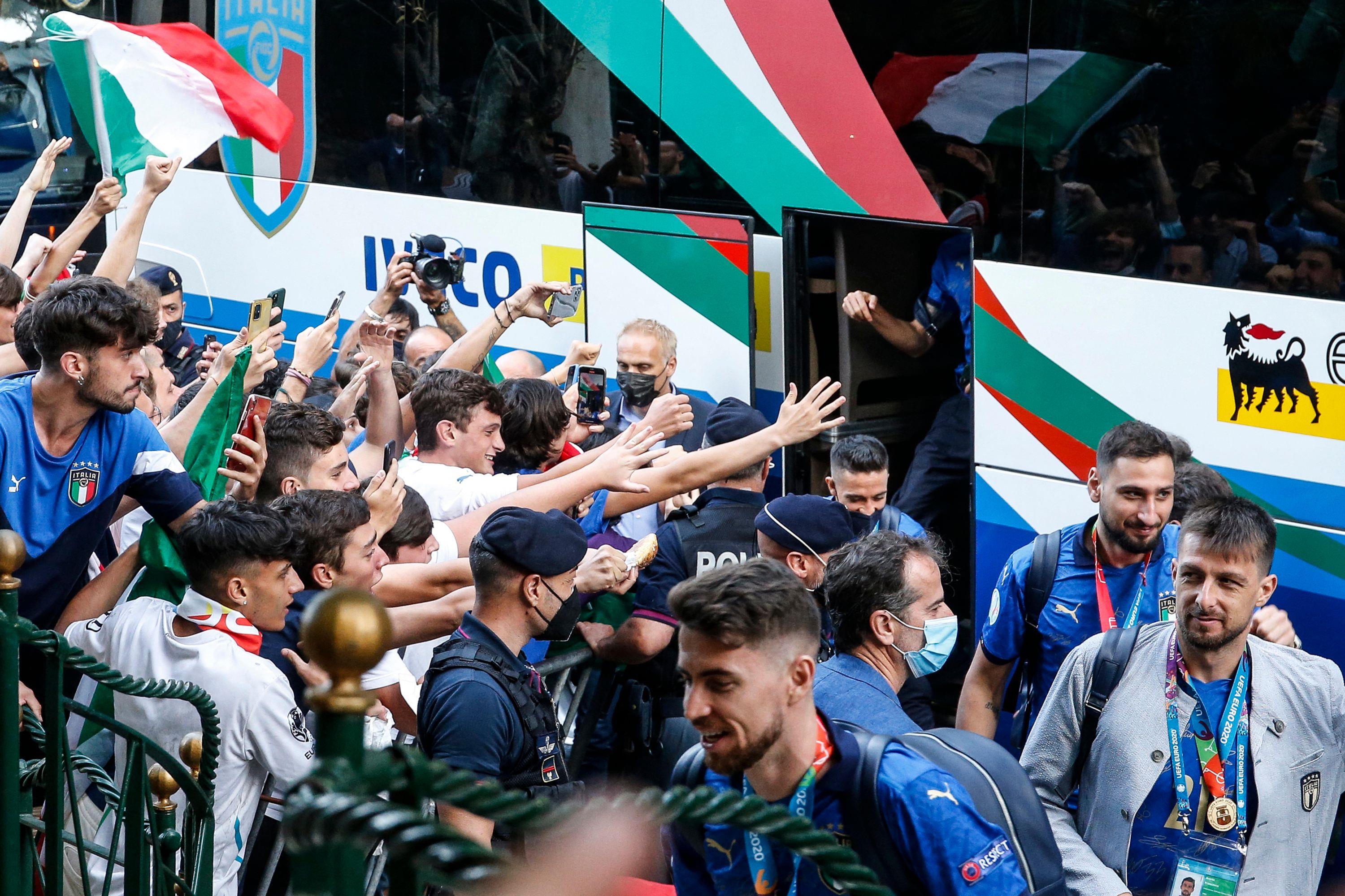 كأس أوروبا: المنتخب الايطالي المتوج يعود إلى روما