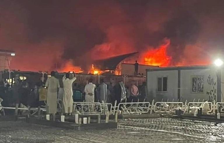 35 قتيلا على الأقل في حريق شب في مركز لعزل مرضى كوفيد في جنوب العراق