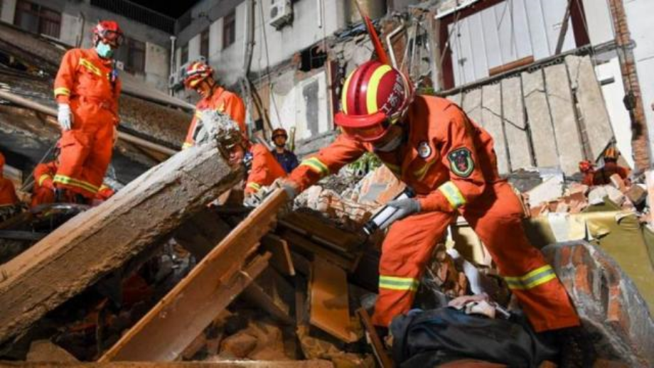 الصين.. مقتل ثمانية أشخاص في حادث انهيار مبنى شرق البلاد