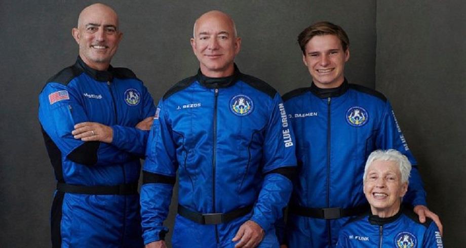 A bord du Blue Origin, Jeff Bezos réussit son voyage vers l'espace
