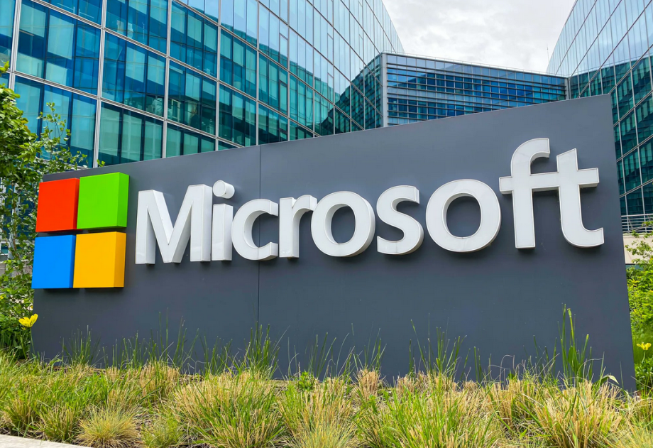 "مايكروسوفت" تخطط لاستثمار 80 مليار دولار على الذكاء الاصطناعي سنة 2025